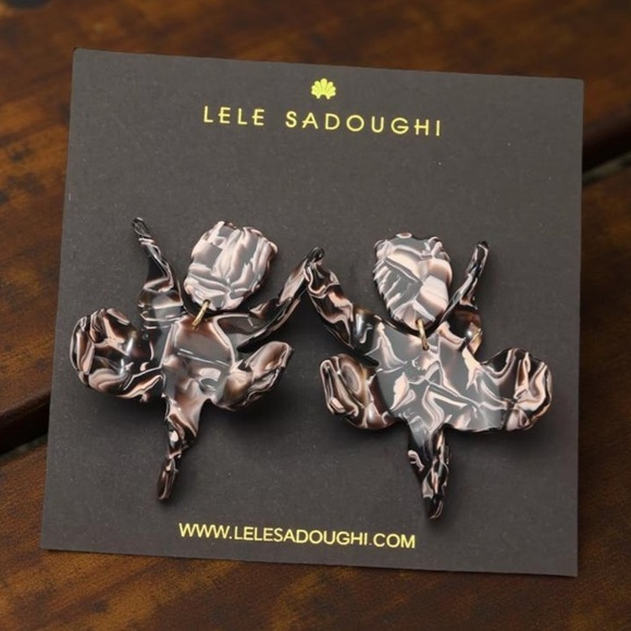 LELE SADOUGHI • Pink & Black Paper Lily Statement Earrings - Picture 7 of 7